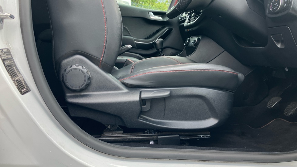 Ford Fiesta 1.0 EcoBoost Hybrid mHEV 125 ST-Line X 5dr Petrol Hatchback - Image 44