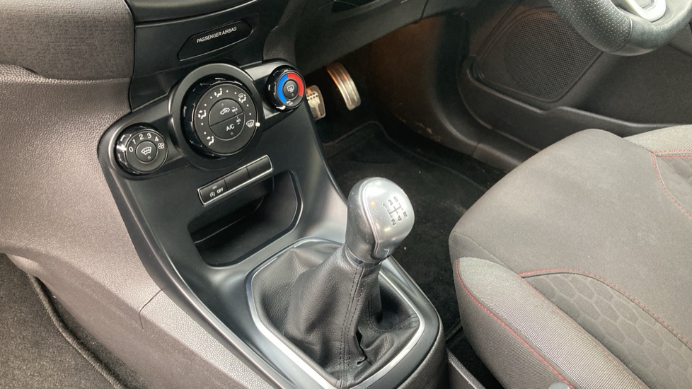 Ford Fiesta 1.0 EcoBoost ST-Line 5dr Petrol Hatchback - Image 20