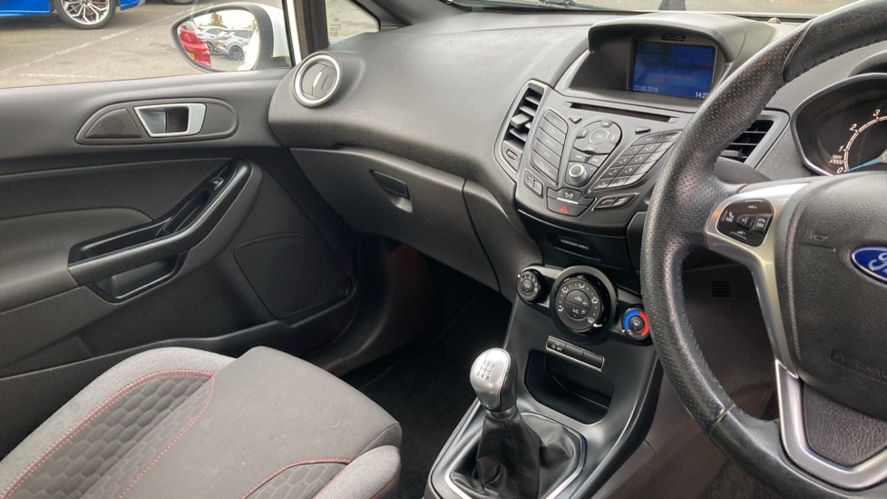 Ford Fiesta 1.0 EcoBoost ST-Line 5dr Petrol Hatchback - Image 21