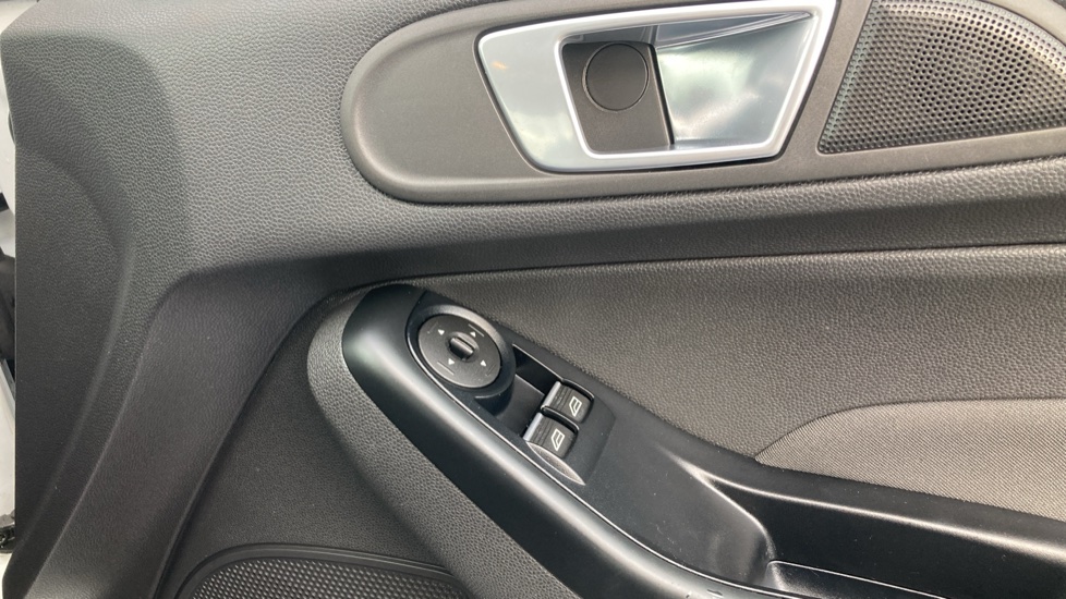 Ford Fiesta 1.0 EcoBoost ST-Line 5dr Petrol Hatchback - Image 35