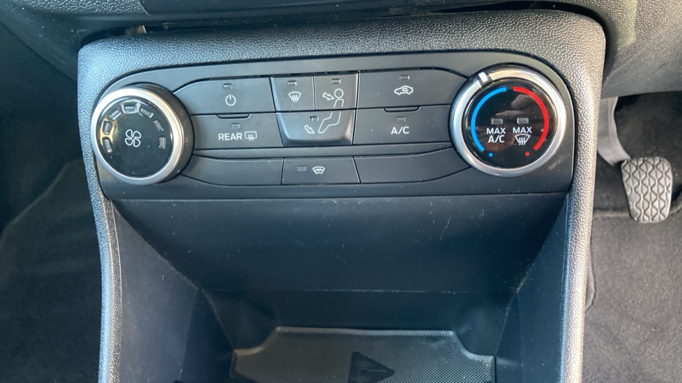 Ford Fiesta 1.0 EcoBoost Active 1 5dr Petrol Hatchback - Image 27