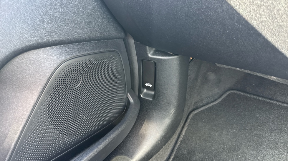 Ford Fiesta 1.0 EcoBoost Trend 5dr Petrol Hatchback - Image 45
