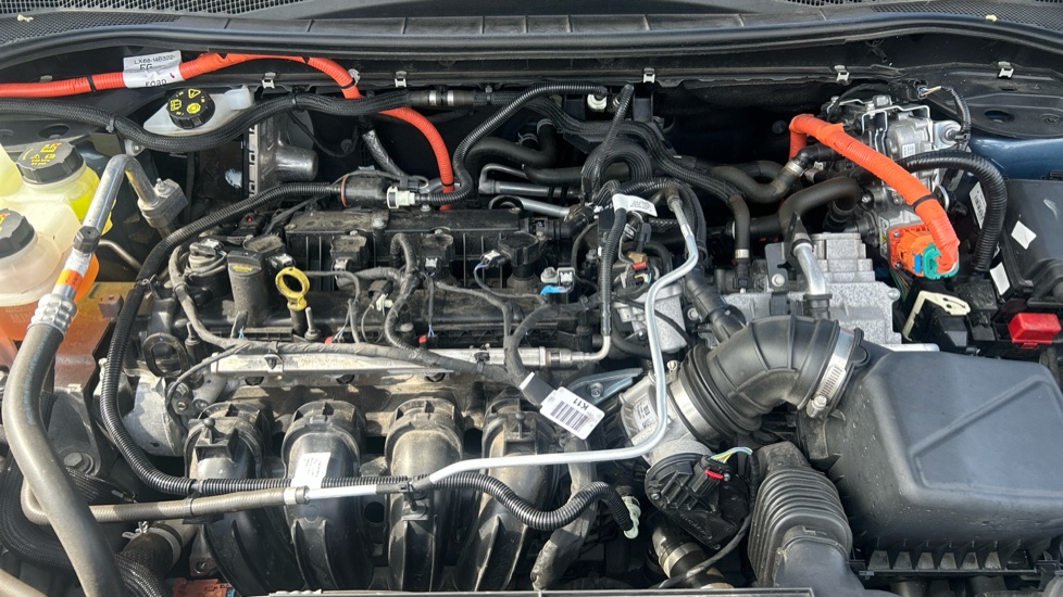 Ford Kuga 2.5 FHEV ST-Line X Edition 5dr CVT Hybrid Estate - Image 14