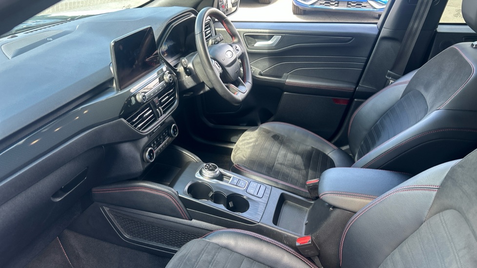 Ford Kuga 2.5 FHEV ST-Line X Edition 5dr CVT Hybrid Estate - Image 15