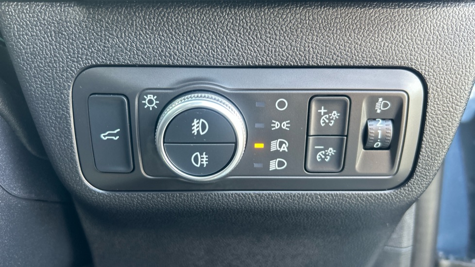 Ford Kuga 2.5 FHEV ST-Line X Edition 5dr CVT Hybrid Estate - Image 26