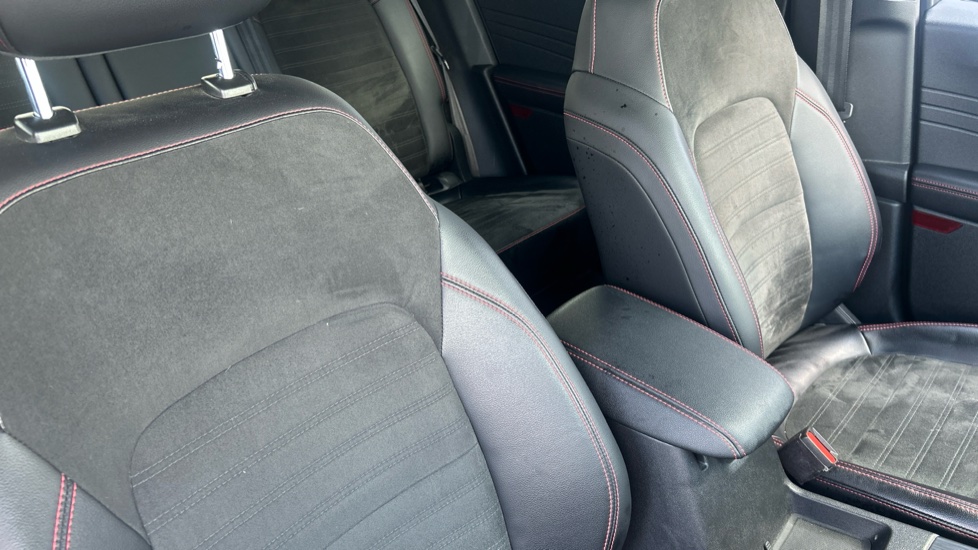 Ford Kuga 2.5 FHEV ST-Line X Edition 5dr CVT Hybrid Estate - Image 28