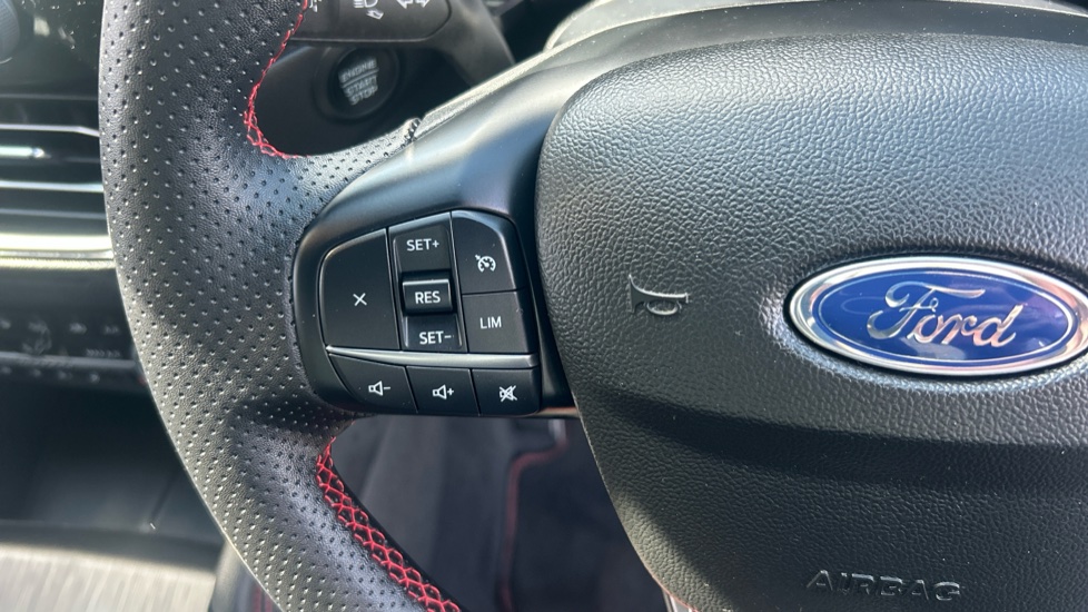 Ford Kuga 2.5 FHEV ST-Line X Edition 5dr CVT Hybrid Estate - Image 31