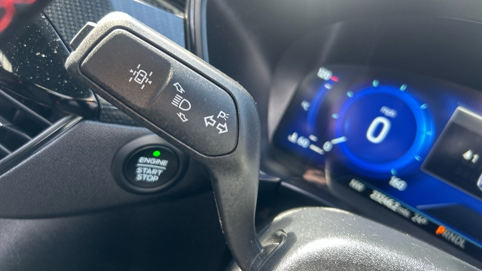 Ford Kuga 2.5 FHEV ST-Line X Edition 5dr CVT Hybrid Estate - Image 32