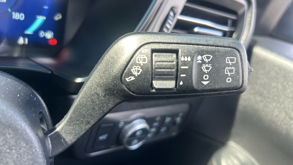 Ford Kuga 2.5 FHEV ST-Line X Edition 5dr CVT Hybrid Estate - Image 33
