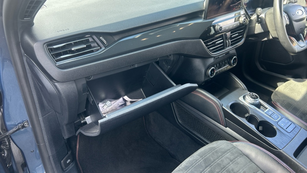 Ford Kuga 2.5 FHEV ST-Line X Edition 5dr CVT Hybrid Estate - Image 44