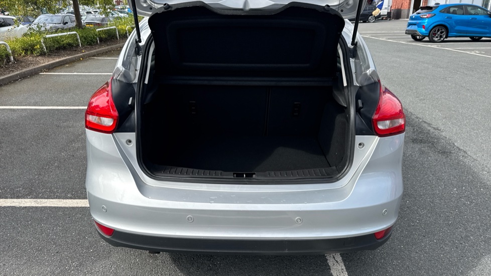 Ford Focus 1.5 TDCi 120 Titanium 5dr Diesel Hatchback - Image 4
