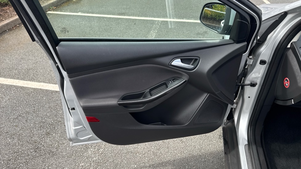 Ford Focus 1.5 TDCi 120 Titanium 5dr Diesel Hatchback - Image 27