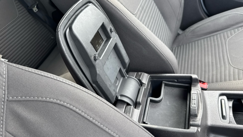 Ford Focus 1.5 TDCi 120 Titanium 5dr Diesel Hatchback - Image 36