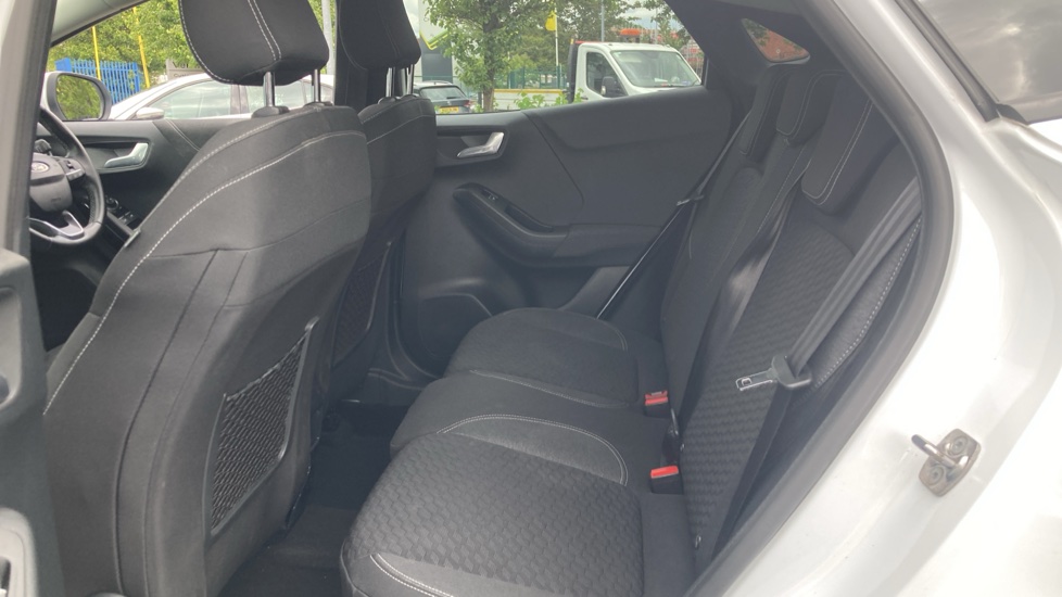 Ford Puma 1.0 EcoBoost Hybrid mHEV Titanium 5dr Petrol Hatchback - Image 21