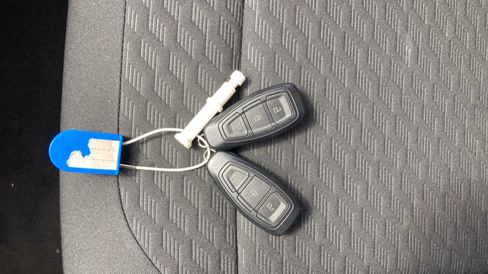 Ford Puma 1.0 EcoBoost Hybrid mHEV Titanium 5dr Petrol Hatchback - Image 8