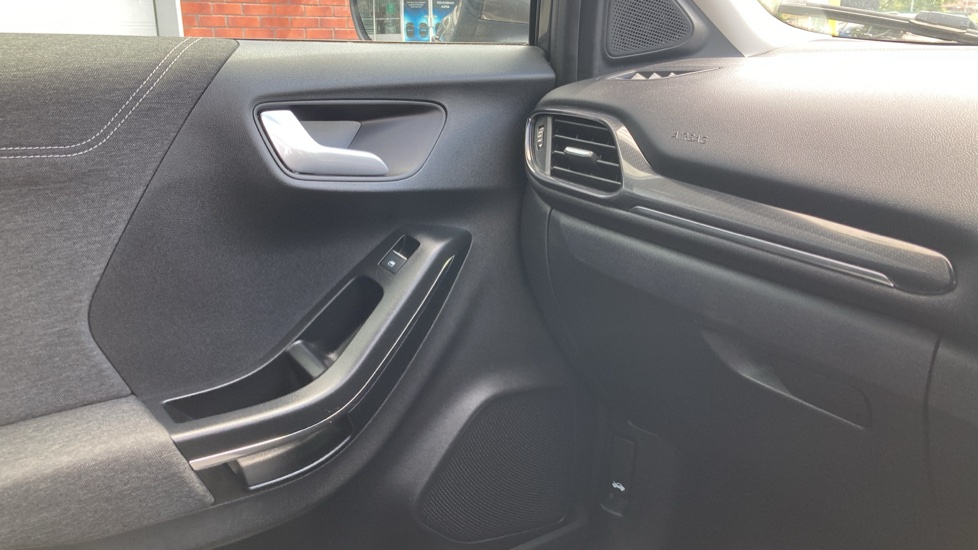 Ford Puma 1.0 EcoBoost Hybrid mHEV Titanium 5dr Petrol Hatchback - Image 44