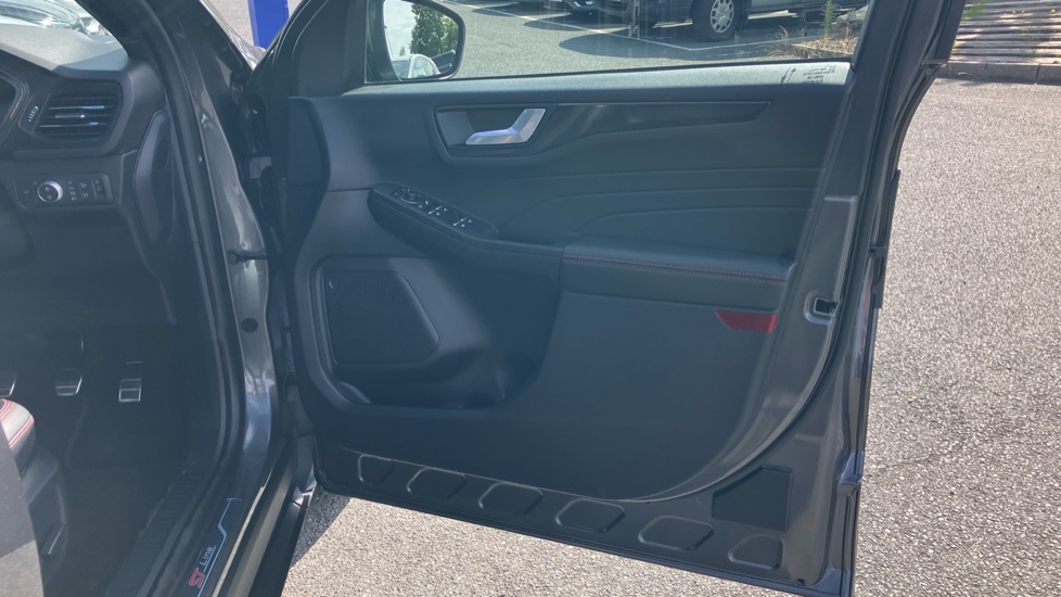 Ford Kuga 1.5 EcoBoost 150 ST-Line X Edition 5dr Petrol Estate - Image 45