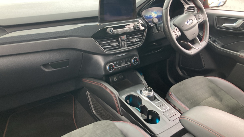 Ford Kuga 2.5 FHEV ST-Line Edition 5dr CVT Hybrid Estate - Image 15