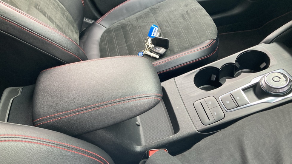 Ford Kuga 2.5 FHEV ST-Line Edition 5dr CVT Hybrid Estate - Image 26