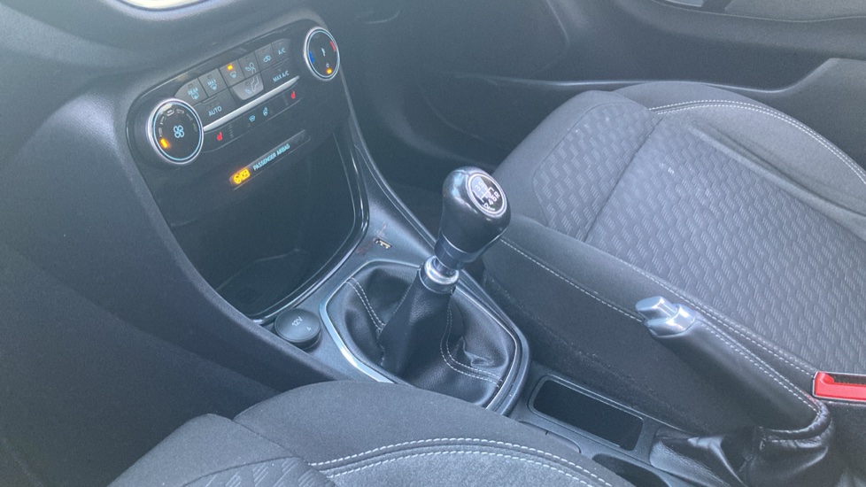 Ford Puma 1.0 EcoBoost Hybrid mHEV Titanium 5dr Petrol Hatchback - Image 17