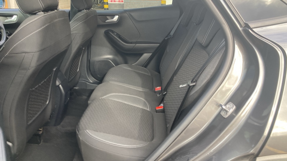Ford Puma 1.0 EcoBoost Hybrid mHEV Titanium 5dr Petrol Hatchback - Image 20