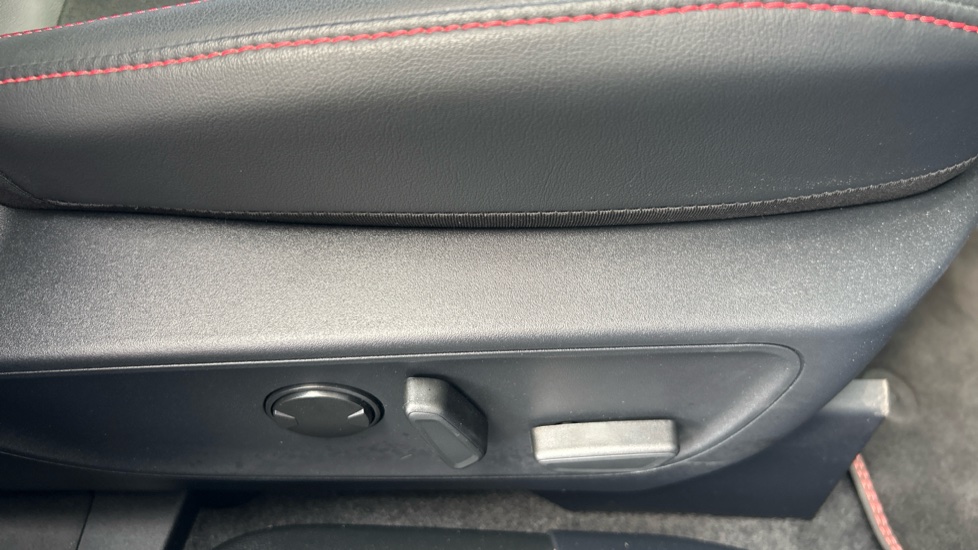 Ford Kuga 2.5 FHEV ST-Line X 5dr CVT Hybrid Estate - Image 23