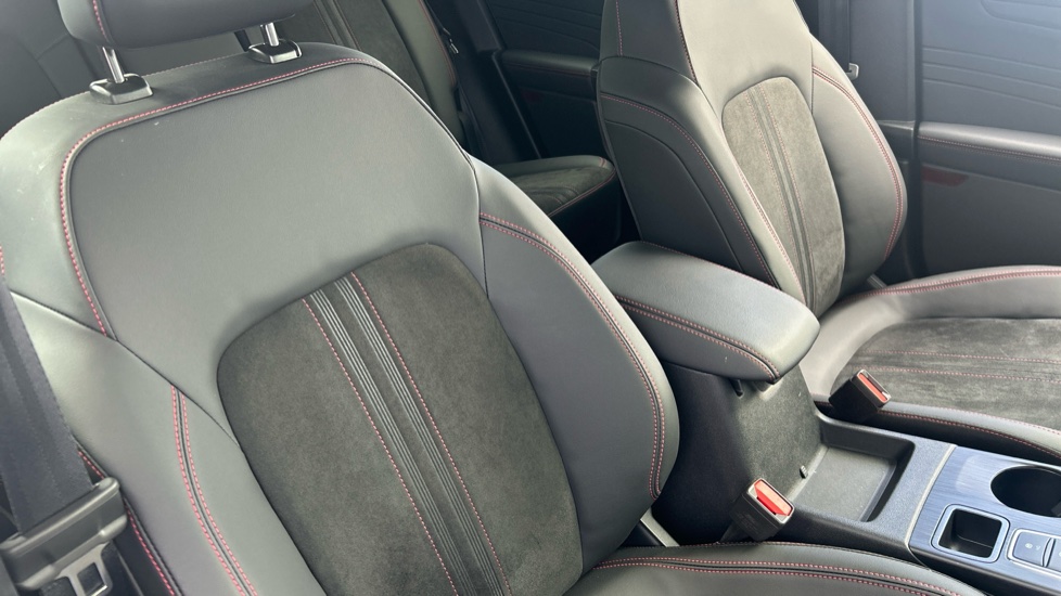 Ford Kuga 2.5 FHEV ST-Line X 5dr CVT Hybrid Estate - Image 25