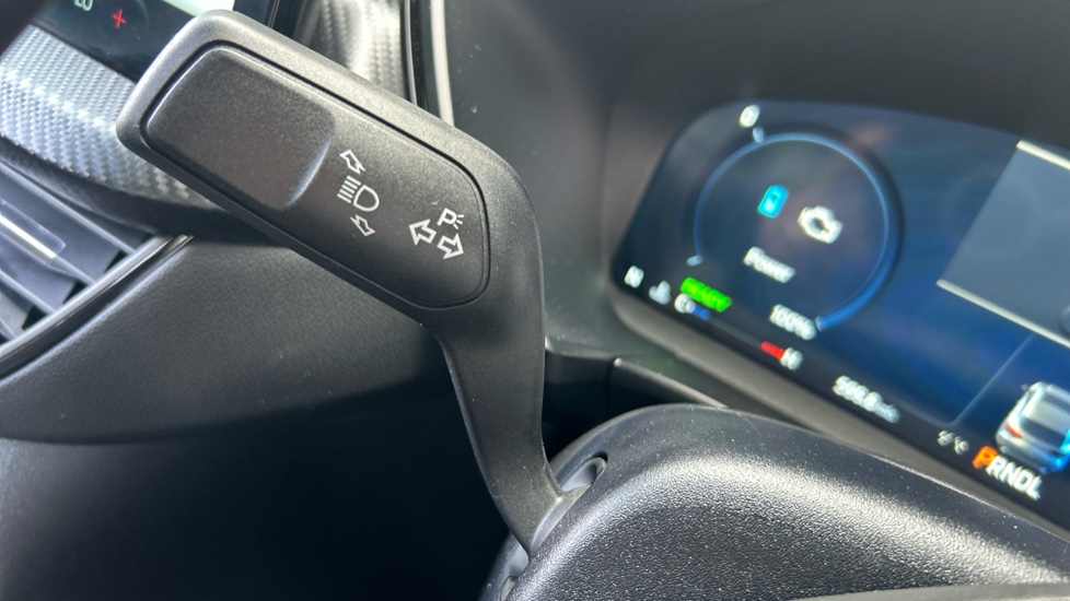 Ford Kuga 2.5 FHEV ST-Line X 5dr CVT Hybrid Estate - Image 30