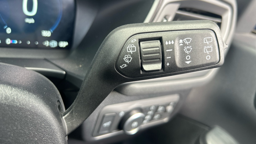 Ford Kuga 2.5 FHEV ST-Line X 5dr CVT Hybrid Estate - Image 31