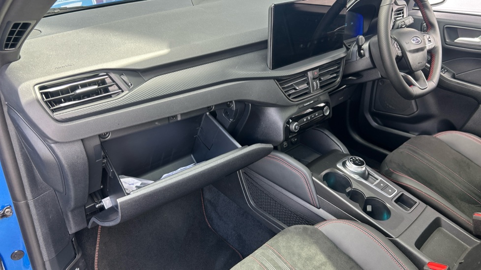 Ford Kuga 2.5 FHEV ST-Line X 5dr CVT Hybrid Estate - Image 38