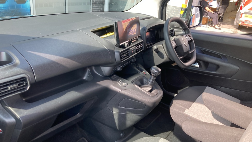 Citroen Berlingo M Petrol 1.2 PureTech 110ps Plus [5 seat] - Image 15