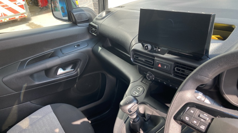 Citroen Berlingo M Petrol 1.2 PureTech 110ps Plus [5 seat] - Image 19