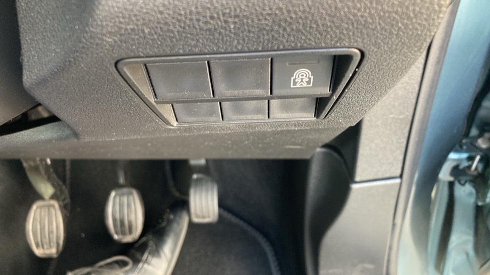 Citroen Berlingo M Petrol 1.2 PureTech 110ps Plus [5 seat] - Image 32