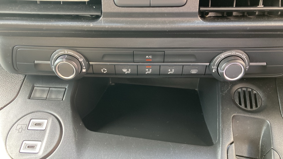 Citroen Berlingo M Petrol 1.2 PureTech 110ps Plus [5 seat] - Image 35