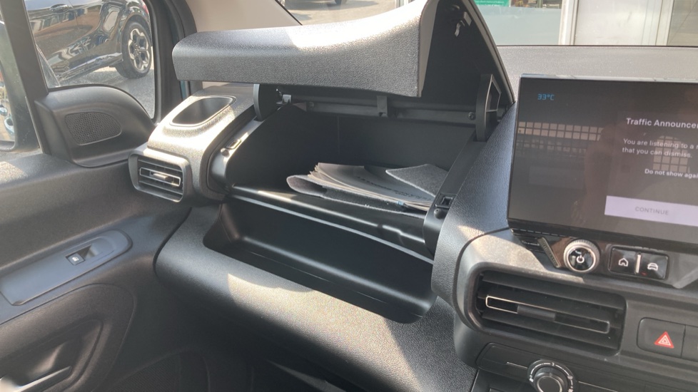 Citroen Berlingo M Petrol 1.2 PureTech 110ps Plus [5 seat] - Image 37