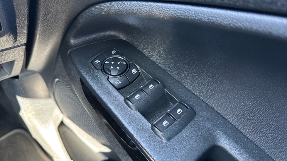 Ford EcoSport 1.0 EcoBoost 125 Titanium 5dr Auto Petrol Hatchback - Image 32