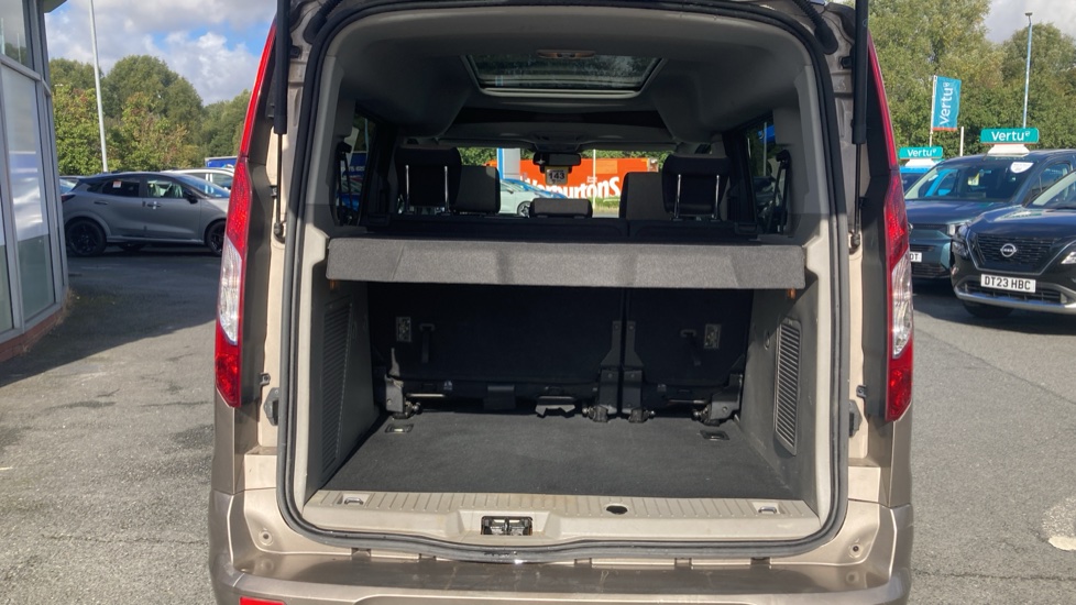 Ford Tourneo Connect 1.5 EcoBlue 120 Titanium 5dr Diesel Estate - Image 4