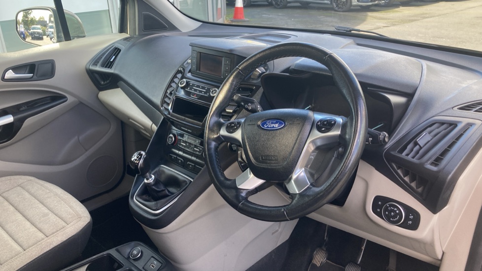 Ford Tourneo Connect 1.5 EcoBlue 120 Titanium 5dr Diesel Estate - Image 16