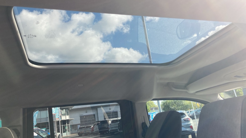 Ford Tourneo Connect 1.5 EcoBlue 120 Titanium 5dr Diesel Estate - Image 28