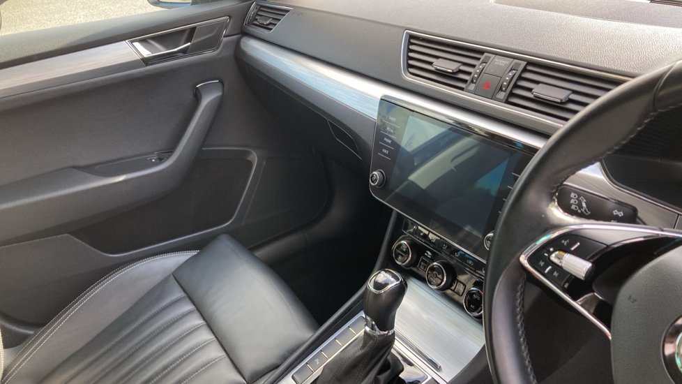 Skoda Superb 1.5 TSI SE Technology 5dr DSG Petrol Estate - Image 19