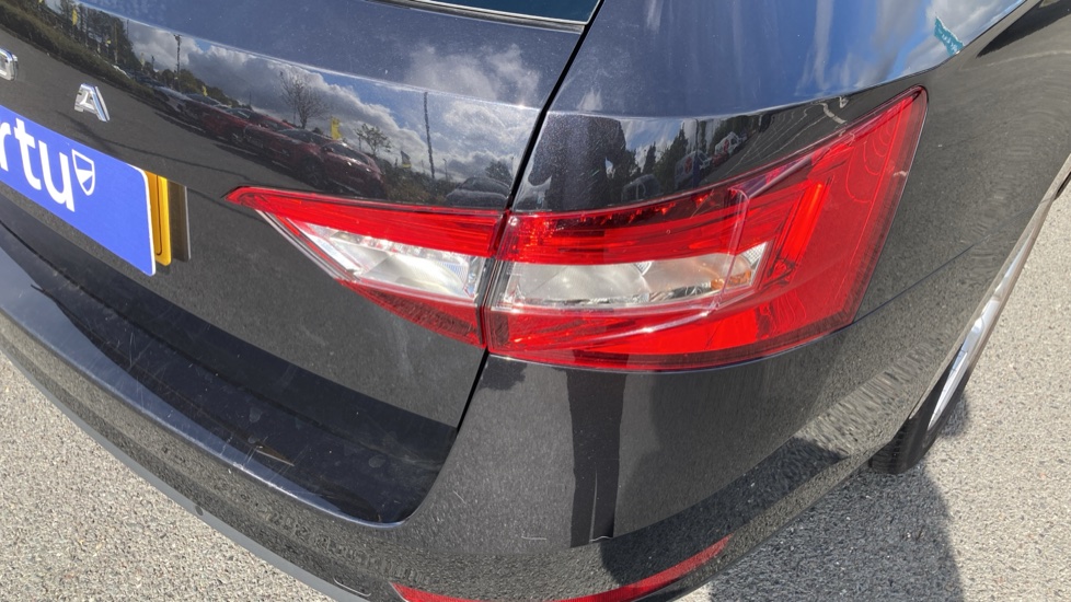 Skoda Superb 1.5 TSI SE Technology 5dr DSG Petrol Estate - Image 28
