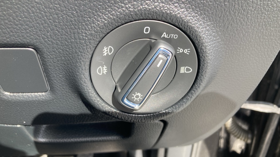 Skoda Superb 1.5 TSI SE Technology 5dr DSG Petrol Estate - Image 31