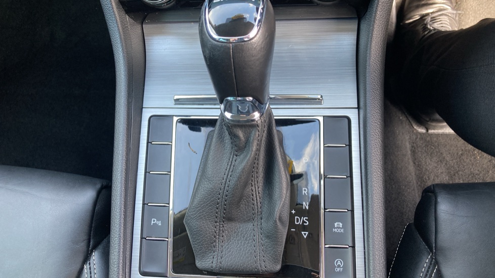 Skoda Superb 1.5 TSI SE Technology 5dr DSG Petrol Estate - Image 36