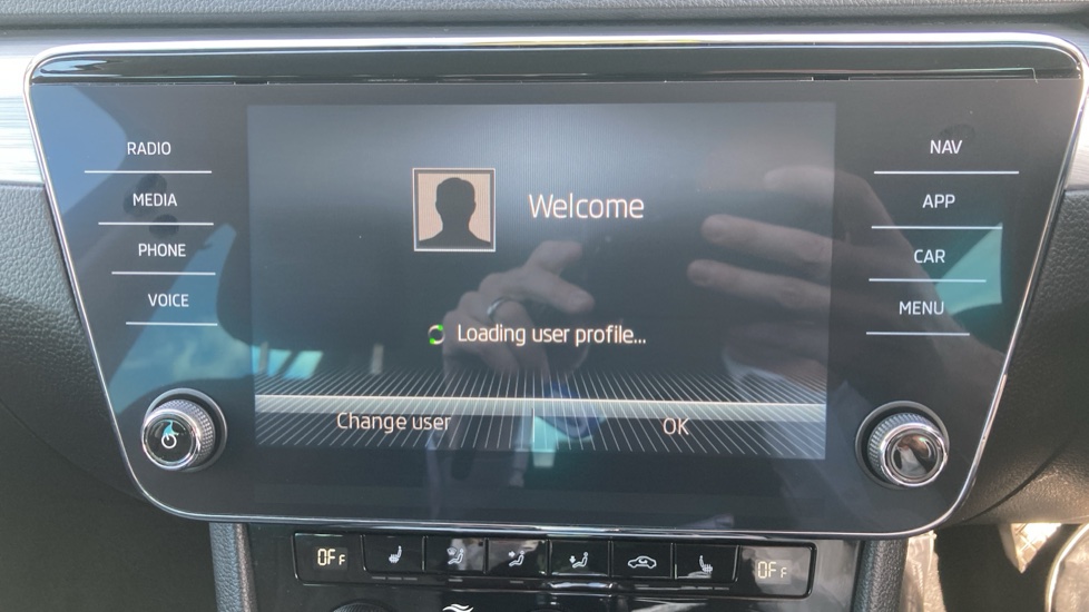 Skoda Superb 1.5 TSI SE Technology 5dr DSG Petrol Estate - Image 41