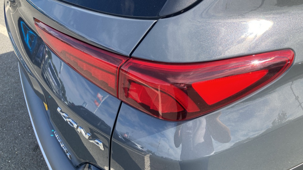 Hyundai KONA 1.6 GDi Hybrid Premium 5dr DCT Hybrid Hatchback - Image 28
