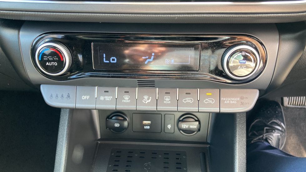 Hyundai KONA 1.6 GDi Hybrid Premium 5dr DCT Hybrid Hatchback - Image 35