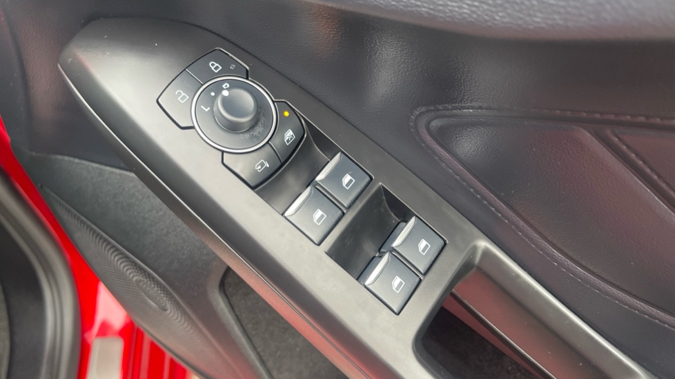 Ford Focus ST 2.3 EcoBoost ST 5dr Auto Petrol Estate - Image 37