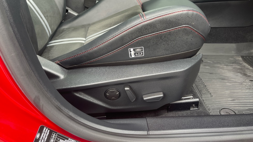 Ford Focus ST 2.3 EcoBoost ST 5dr Auto Petrol Estate - Image 39