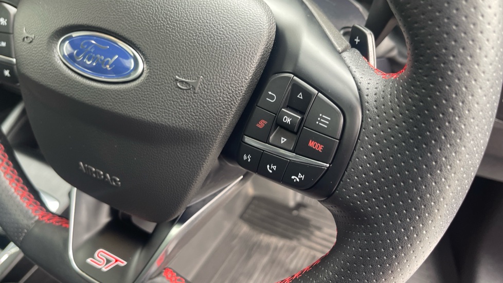 Ford Focus ST 2.3 EcoBoost ST 5dr Auto Petrol Estate - Image 40
