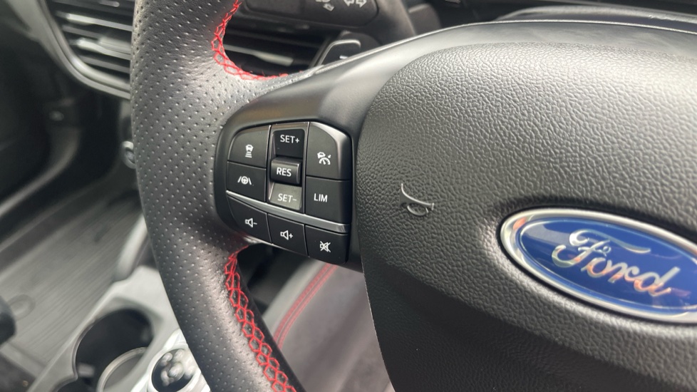 Ford Focus ST 2.3 EcoBoost ST 5dr Auto Petrol Estate - Image 41
